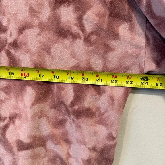 Athleta Studio To Street Sweatshirt Serene Hearth Rose Tie Dye Size Medium - Picture 3 of 5